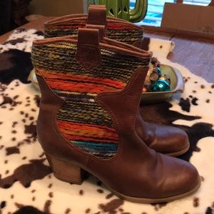 Bandolino Leather Serape Booties size 9.5M